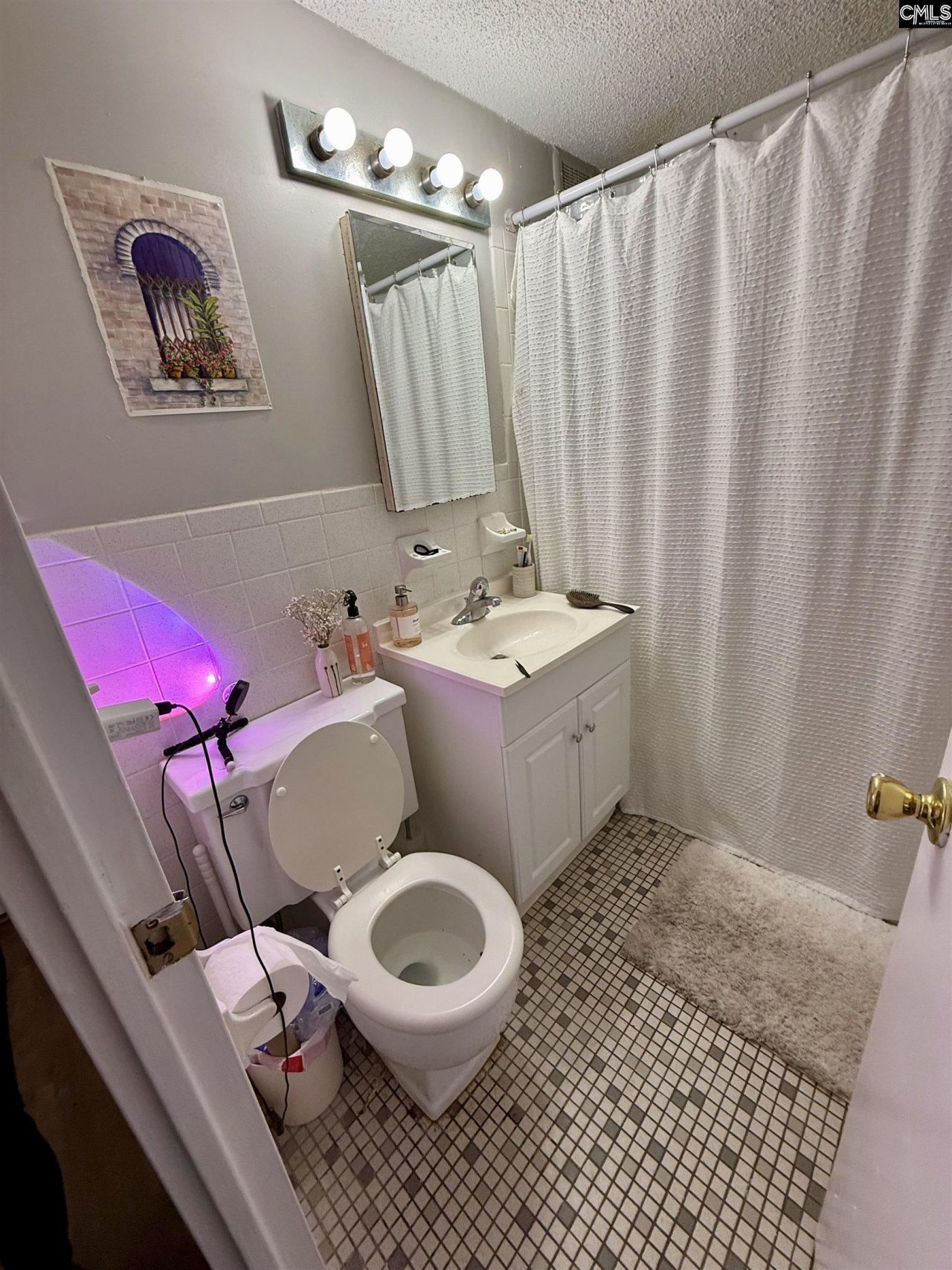 1520 Senate Street Photo 5