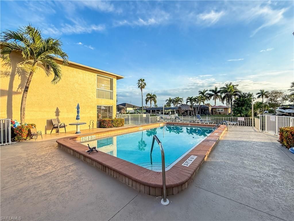 1304 Miramar St, Unit 202, Cape Coral, FL 33904 Photo