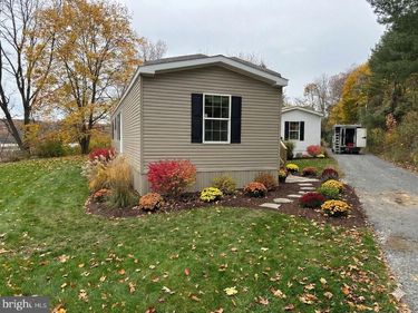 6 FIDLER COURT, PINE GROVE, PA 17963