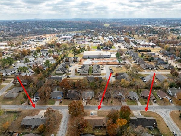 11 units total W Beechwood Drive, Rogers, AR 72756