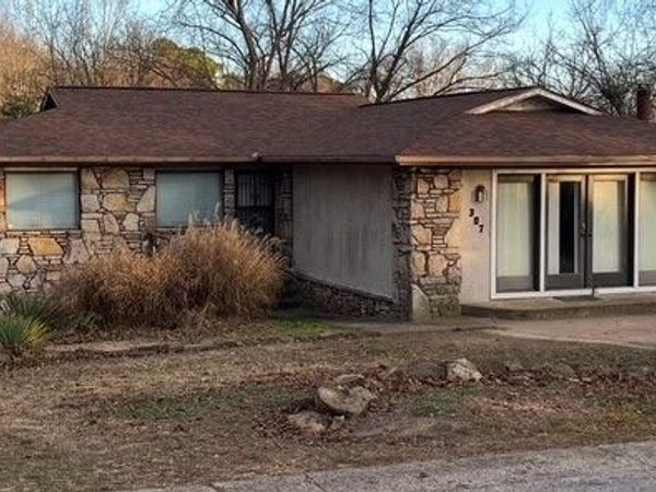307 Prestonwood Street, Harrison, AR 72601
