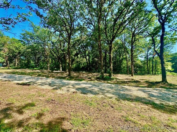 2142 Edge Road, Kingston, OK 73439