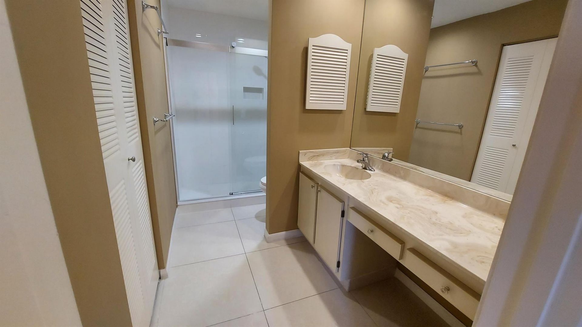 1203 Lakeview Drive E, Unit 1203, Royal Palm Beach, FL 33411 Photo