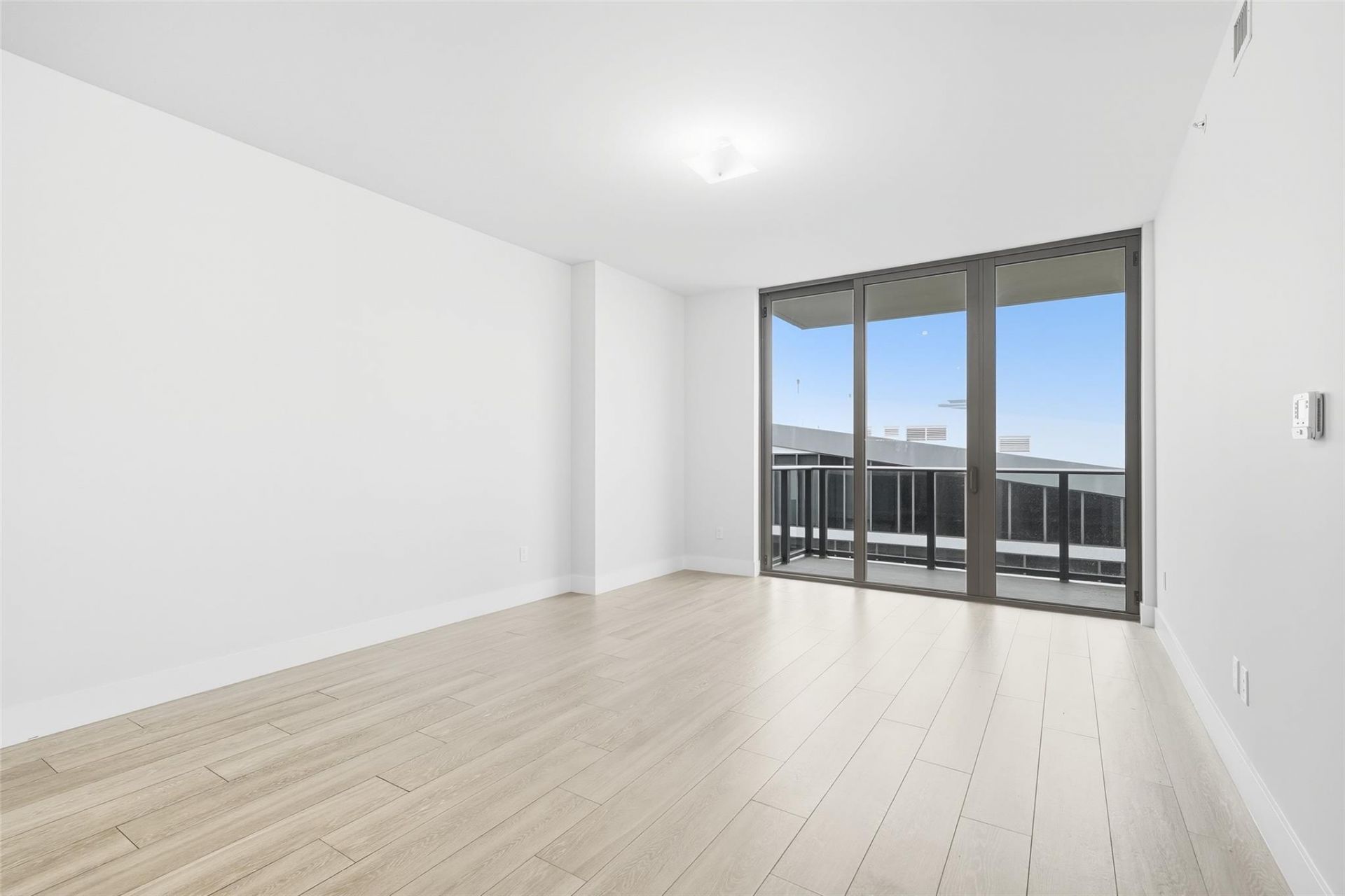 2960 NE 207th Street, Unit 1108, Miami, FL 33180 Photo