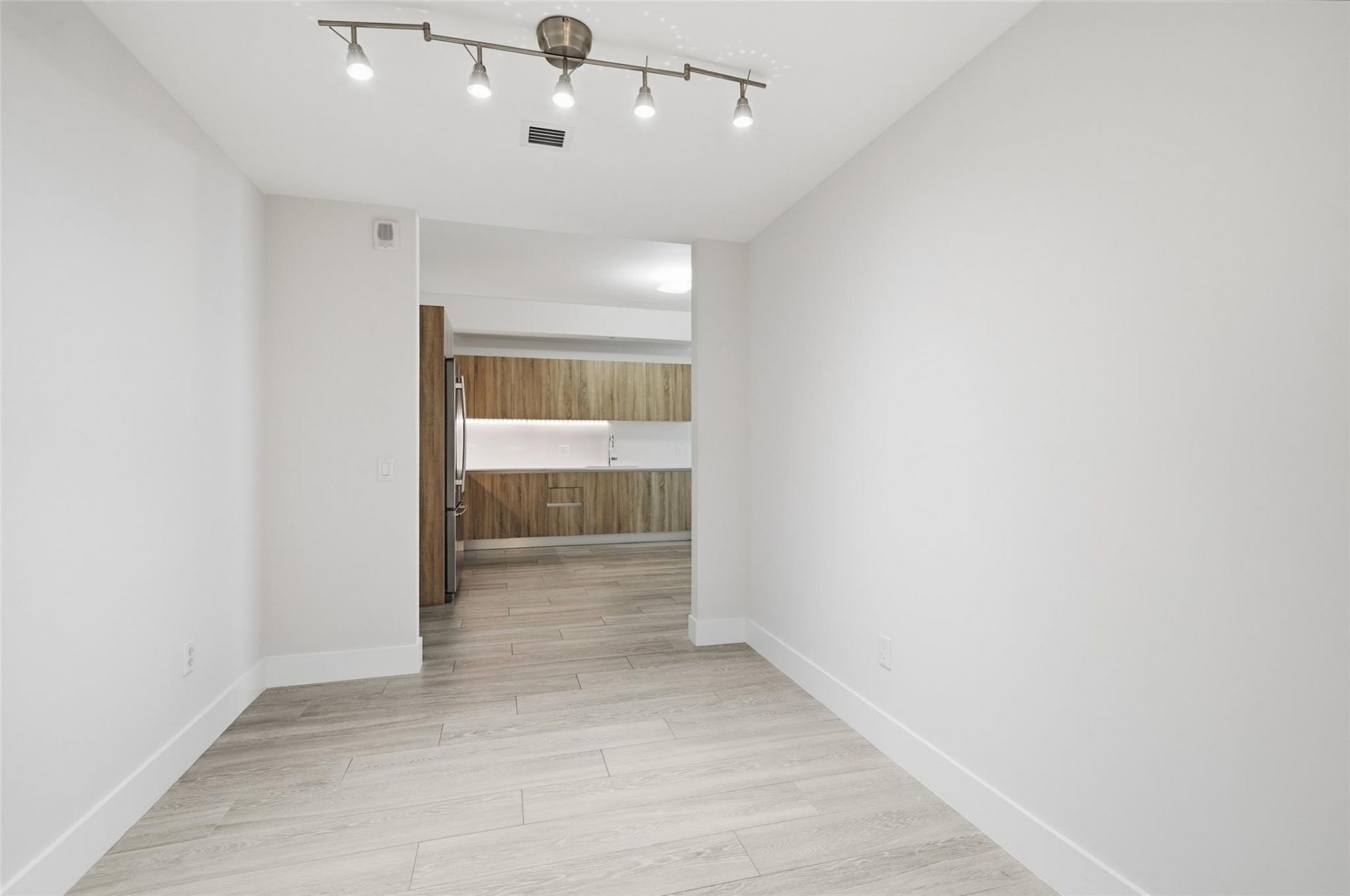 2960 NE 207th Street, Unit 1108, Miami, FL 33180 Photo