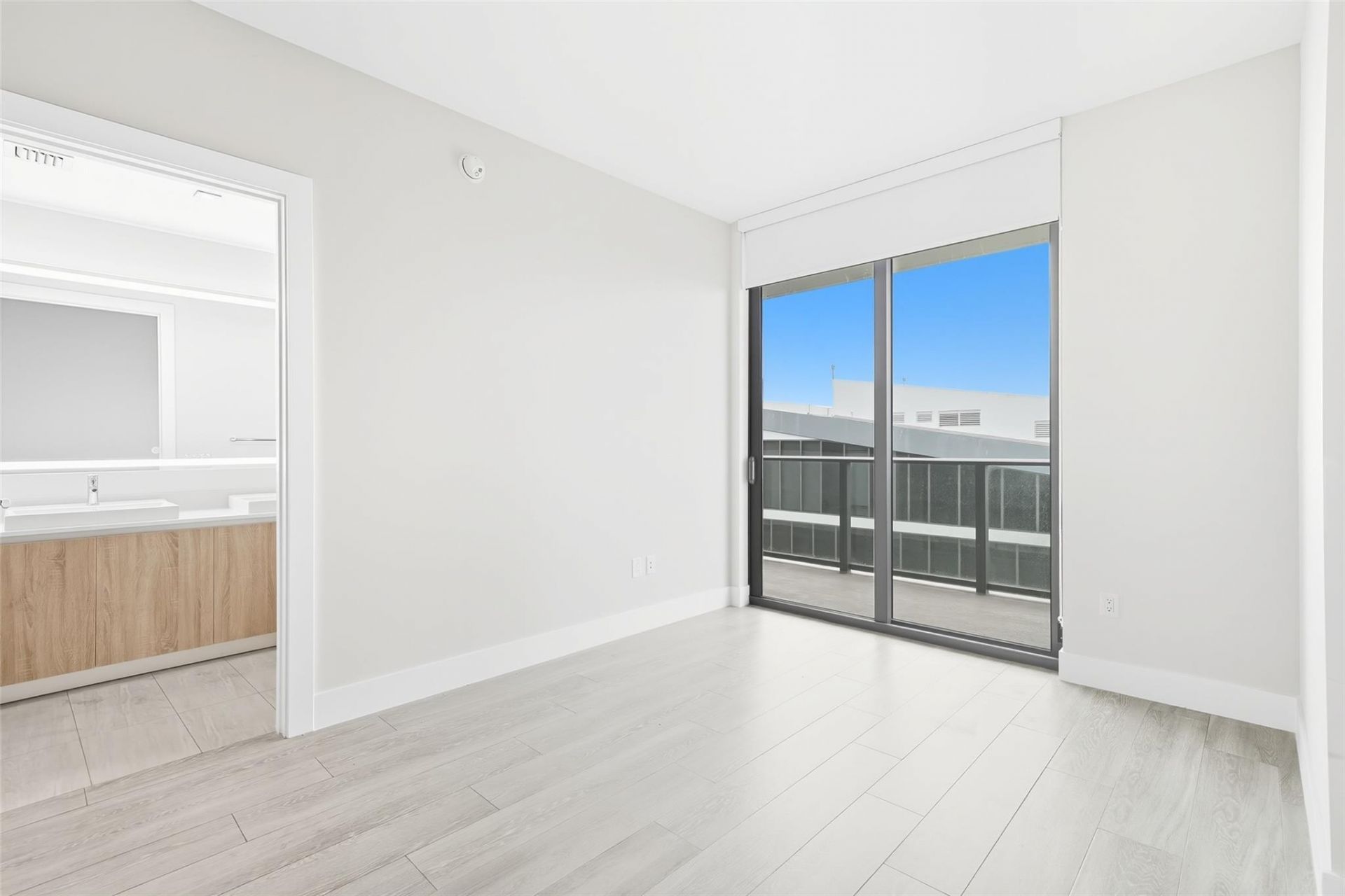 2960 NE 207th Street, Unit 1108, Miami, FL 33180 Photo