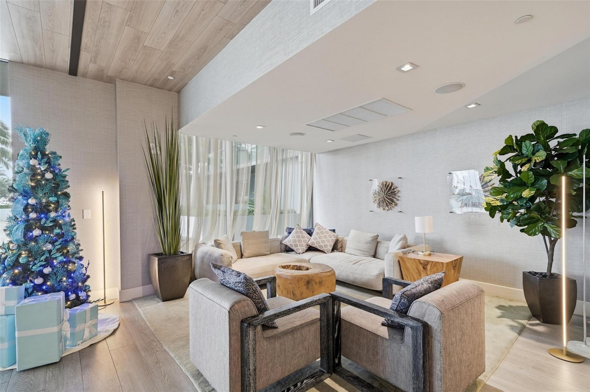 2960 NE 207th Street, Unit 1108, Miami, FL 33180 Photo