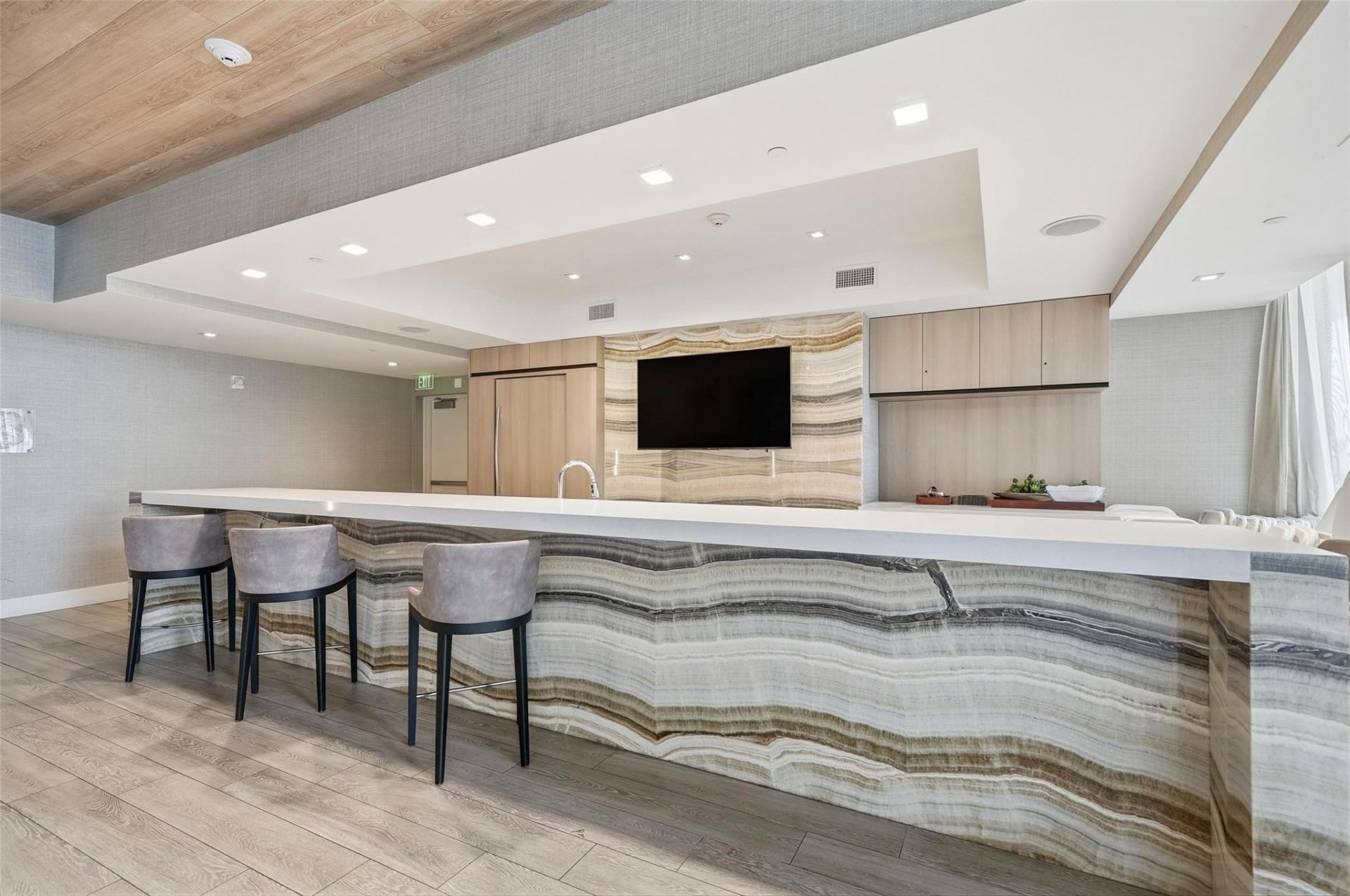 2960 NE 207th Street, Unit 1108, Miami, FL 33180 Photo