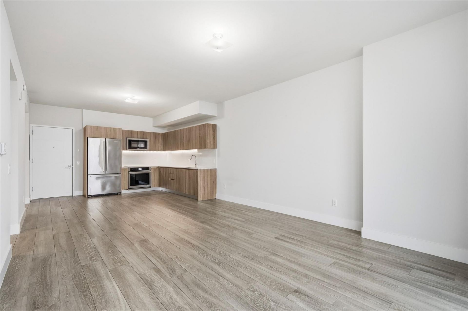 2960 NE 207th Street, Unit 1108, Miami, FL 33180 Photo