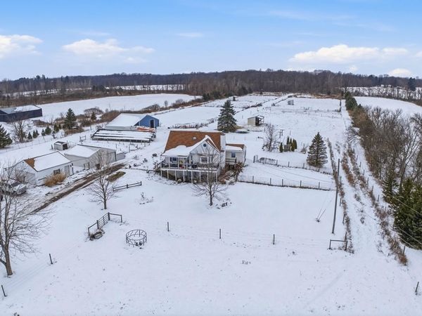 8595 Columbia Highway, Eaton Rapids, MI 48827