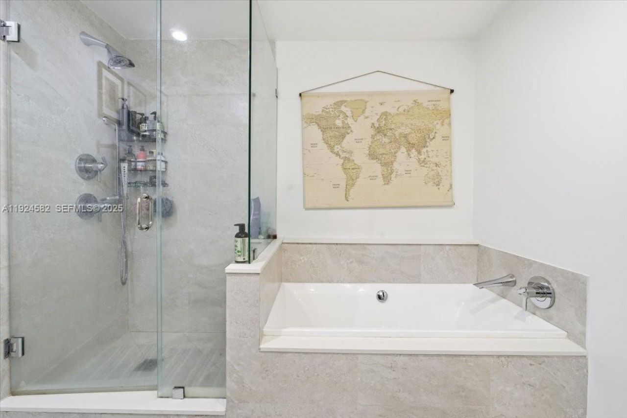 488 NE 18th St, Unit 1806, Miami, FL 33132 Photo