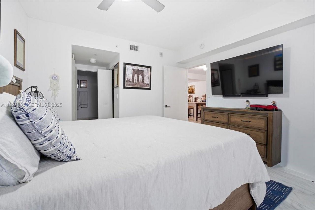 488 NE 18th St, Unit 1806, Miami, FL 33132 Photo