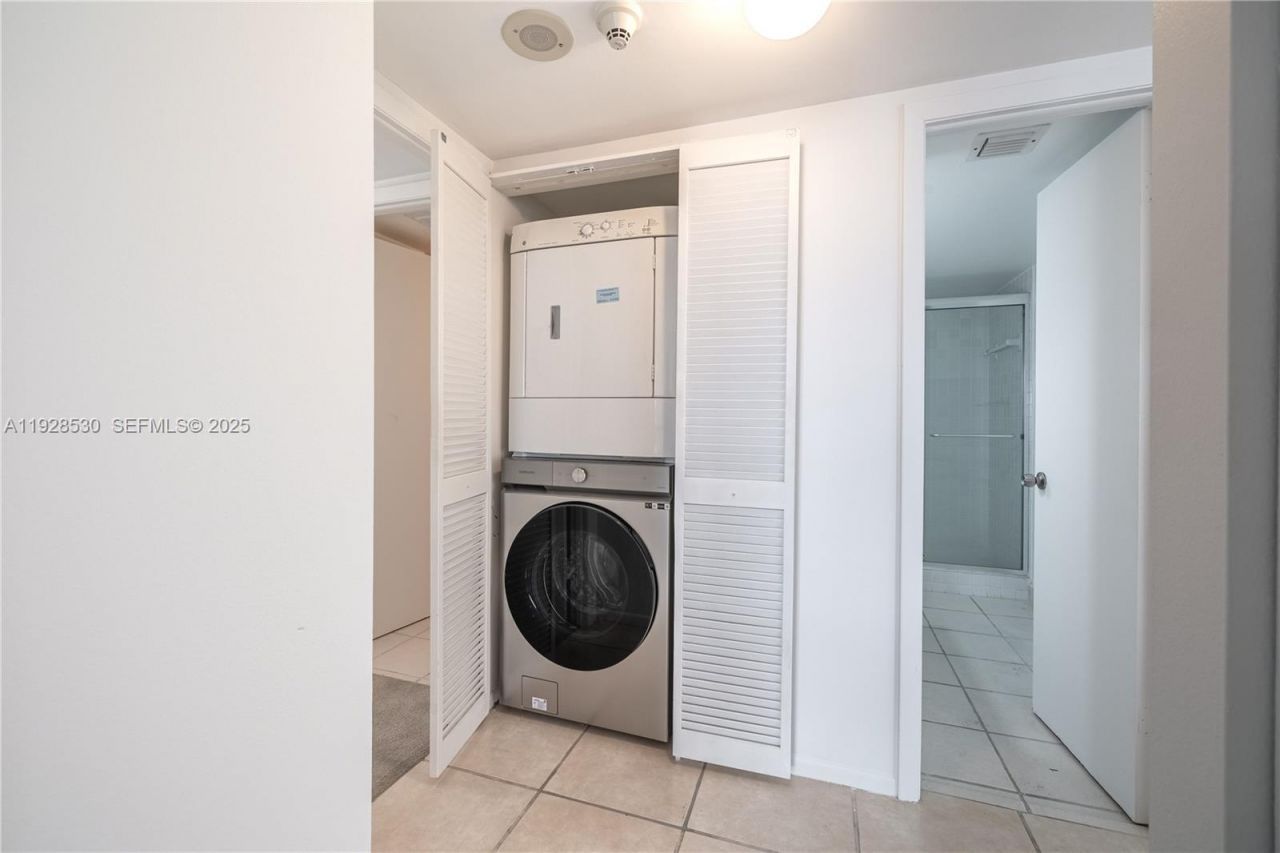 4000 Towerside Ter, Unit 908, Miami, FL 33138 Photo
