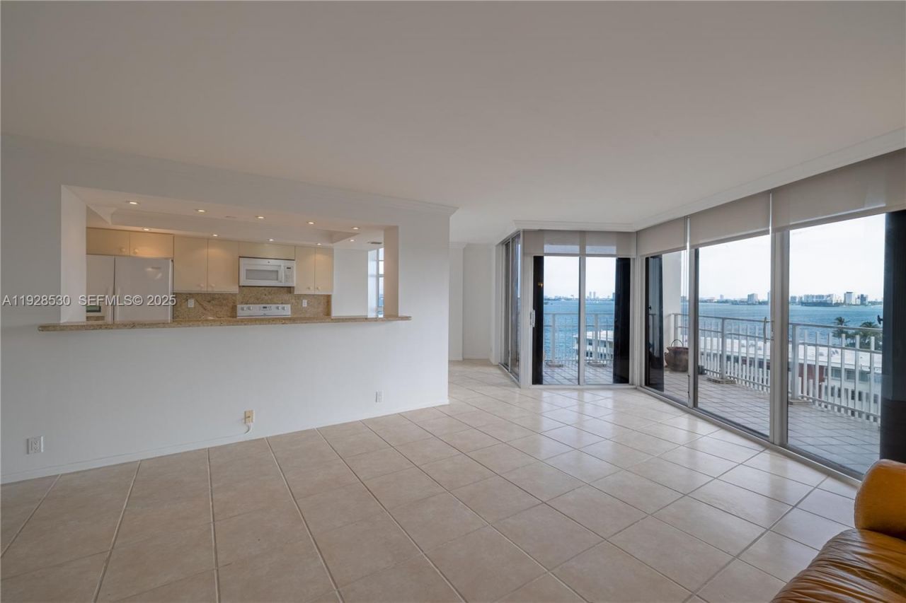 4000 Towerside Ter, Unit 908, Miami, FL 33138 Photo