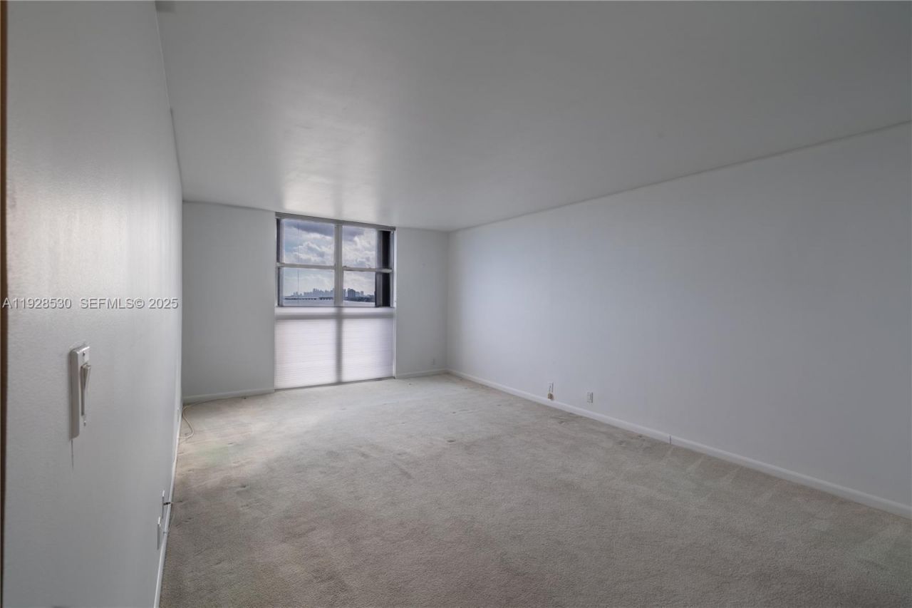 4000 Towerside Ter, Unit 908, Miami, FL 33138 Photo