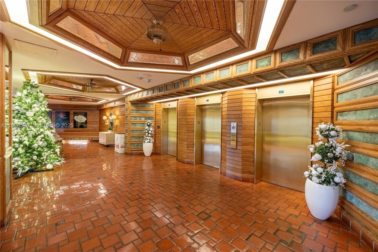 4000 Towerside Ter, Unit 908, Miami, FL 33138 Photo