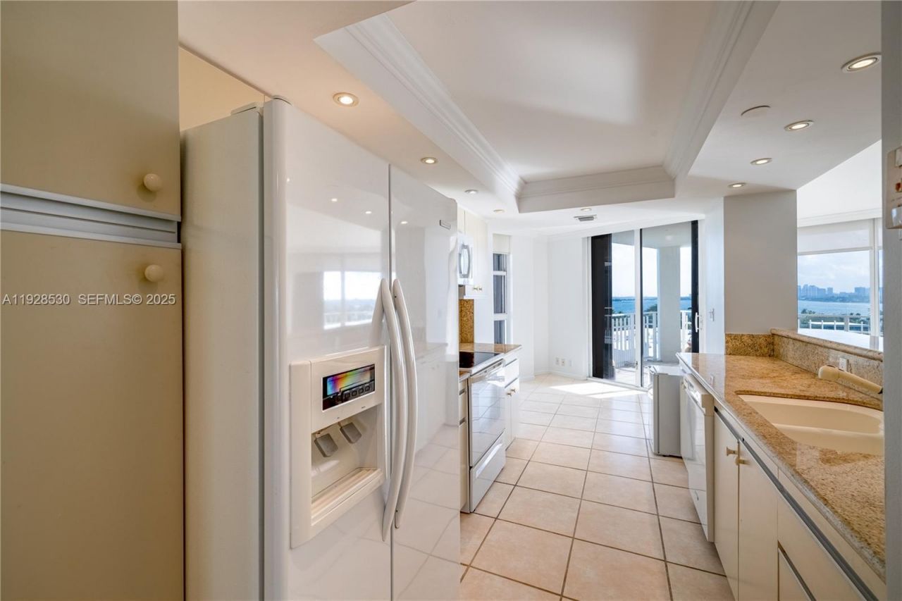 4000 Towerside Ter, Unit 908, Miami, FL 33138 Photo