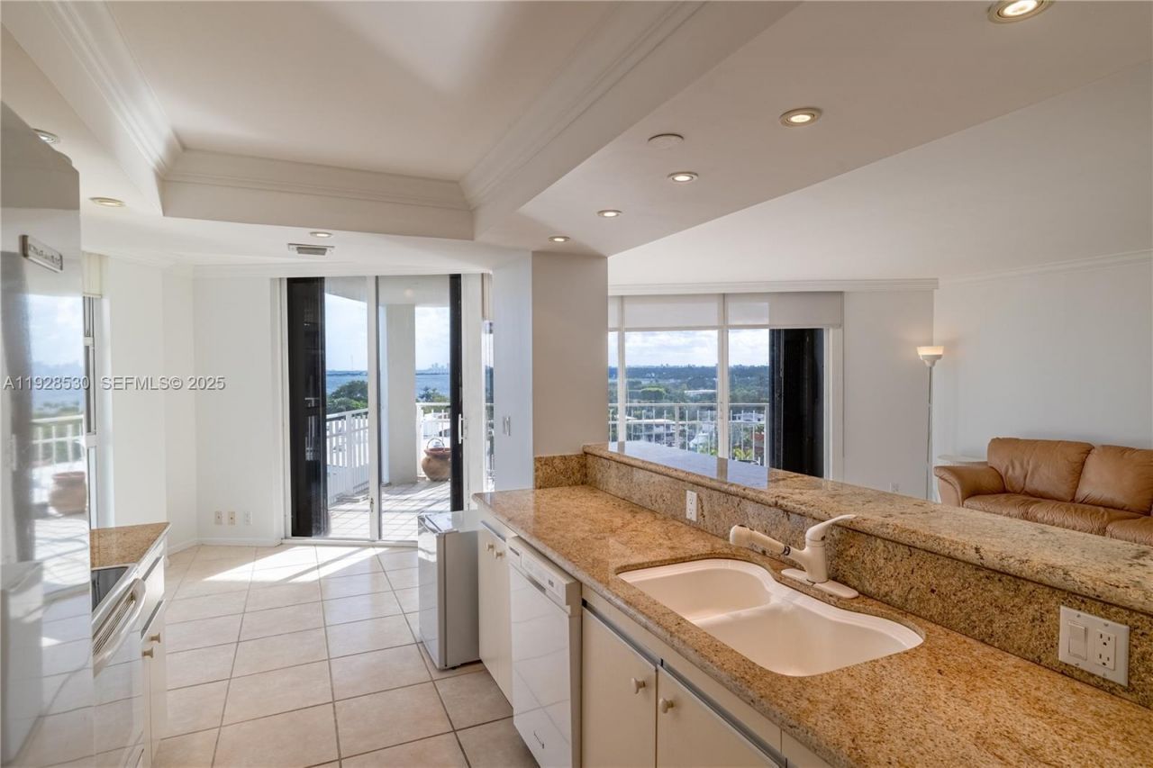 4000 Towerside Ter, Unit 908, Miami, FL 33138 Photo