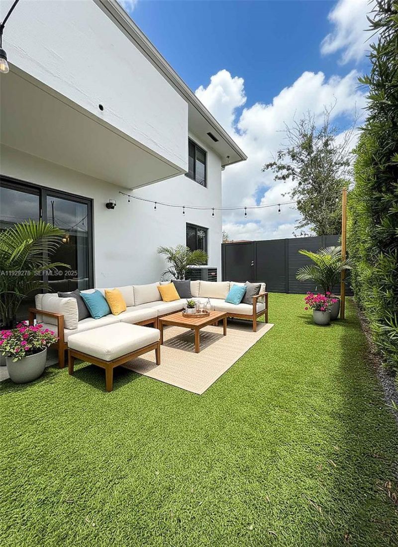 3079 NW 11th St, Unit 3053, Miami, FL 33125 Photo