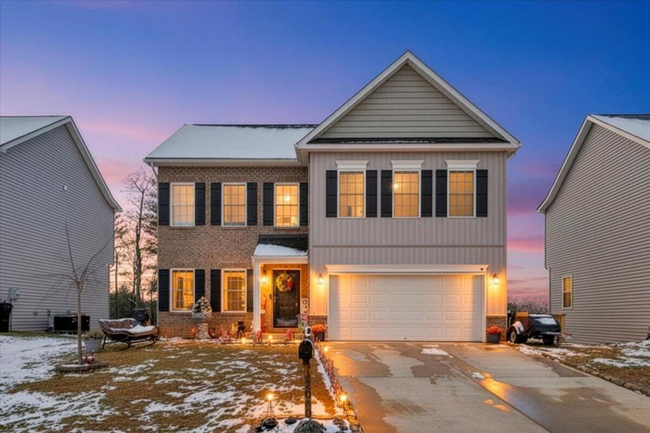 2060 Heys Ln, Vinton, VA 24179 Main Photo