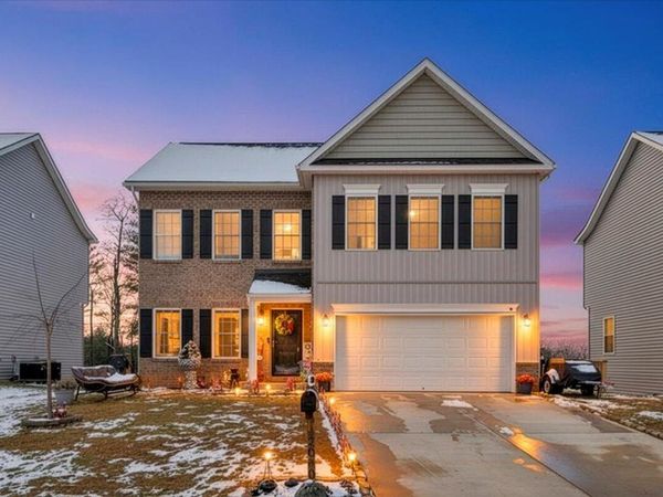 2060 Heys LN, Vinton, VA 24179