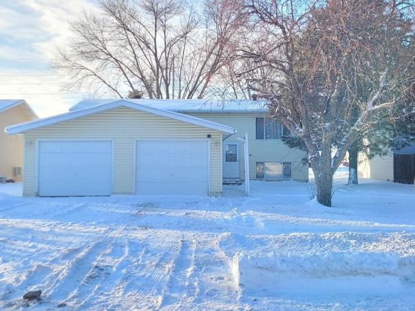910-912 32nd Street N, Fargo, ND 58102