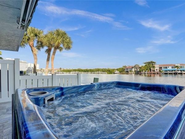 876 Jeffery St, Boca Raton, FL 33487