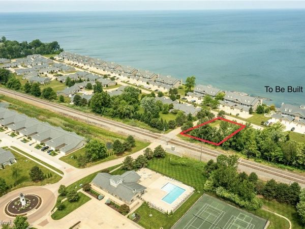 101 Whispering Shores, Vermilion, OH 44089