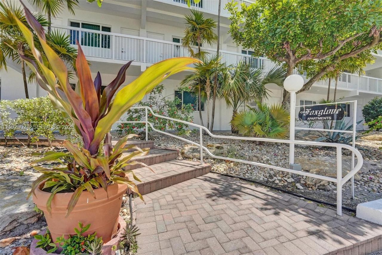 1801 S Surf Rd, Unit 2A, Hollywood, FL 33019 Photo