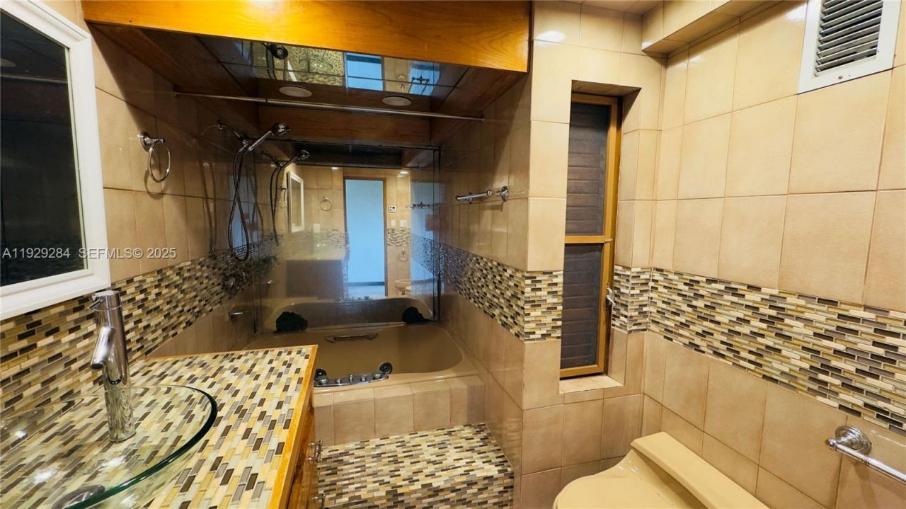 18350 SW 214th St, Miami, FL 33187 Photo