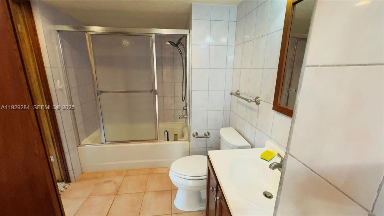 18350 SW 214th St, Miami, FL 33187 Photo