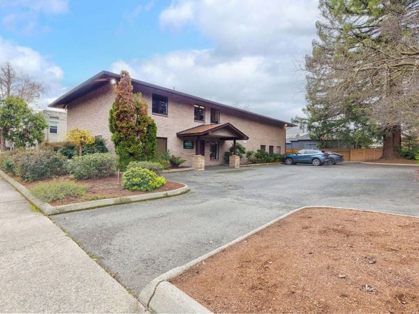 233 NE B Street, Grants Pass, OR 97526