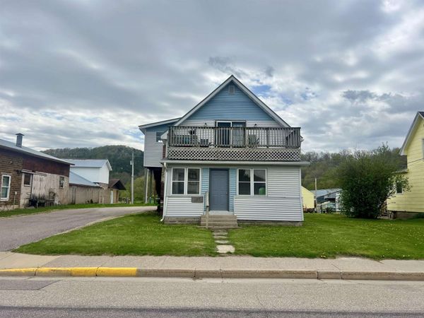 217 W Commercial Street, Viola, WI 54664