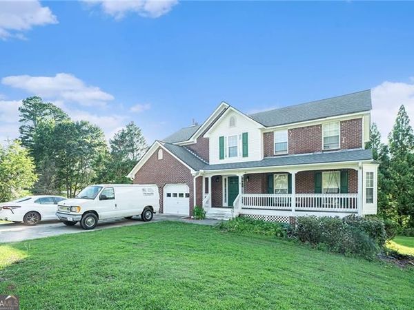 1535 Summit Pond Circle, Loganville, GA 30052