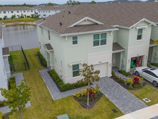 663 SE Lake Falls Street, Port Saint Lucie, FL 34984
