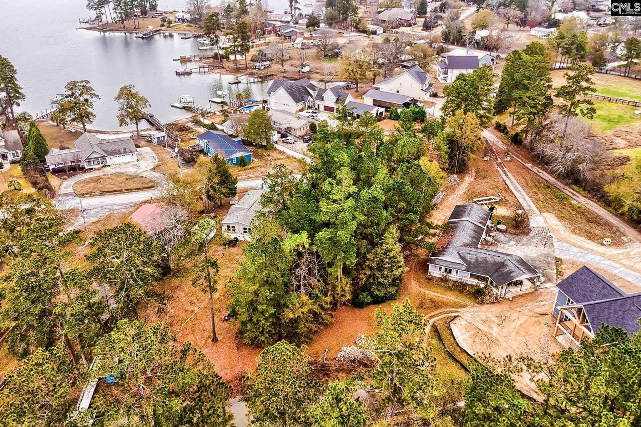 421 W Point Drive  Photo 9