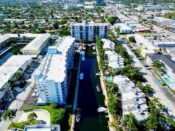 3051 NE 48th St, Unit 307, Fort Lauderdale, FL 33308