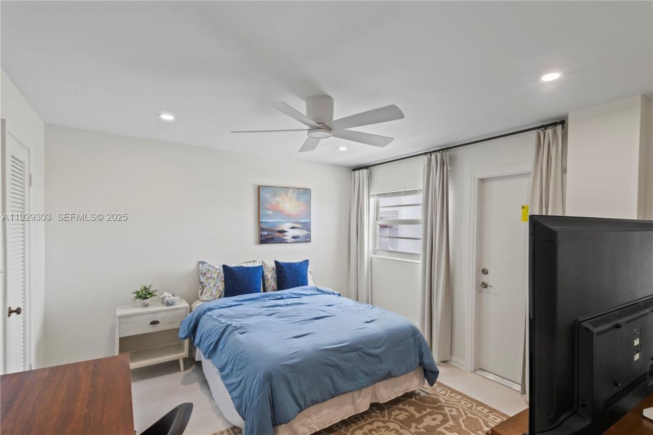 3051 NE 48th St, Unit 307, Fort Lauderdale, FL 33308 Photo