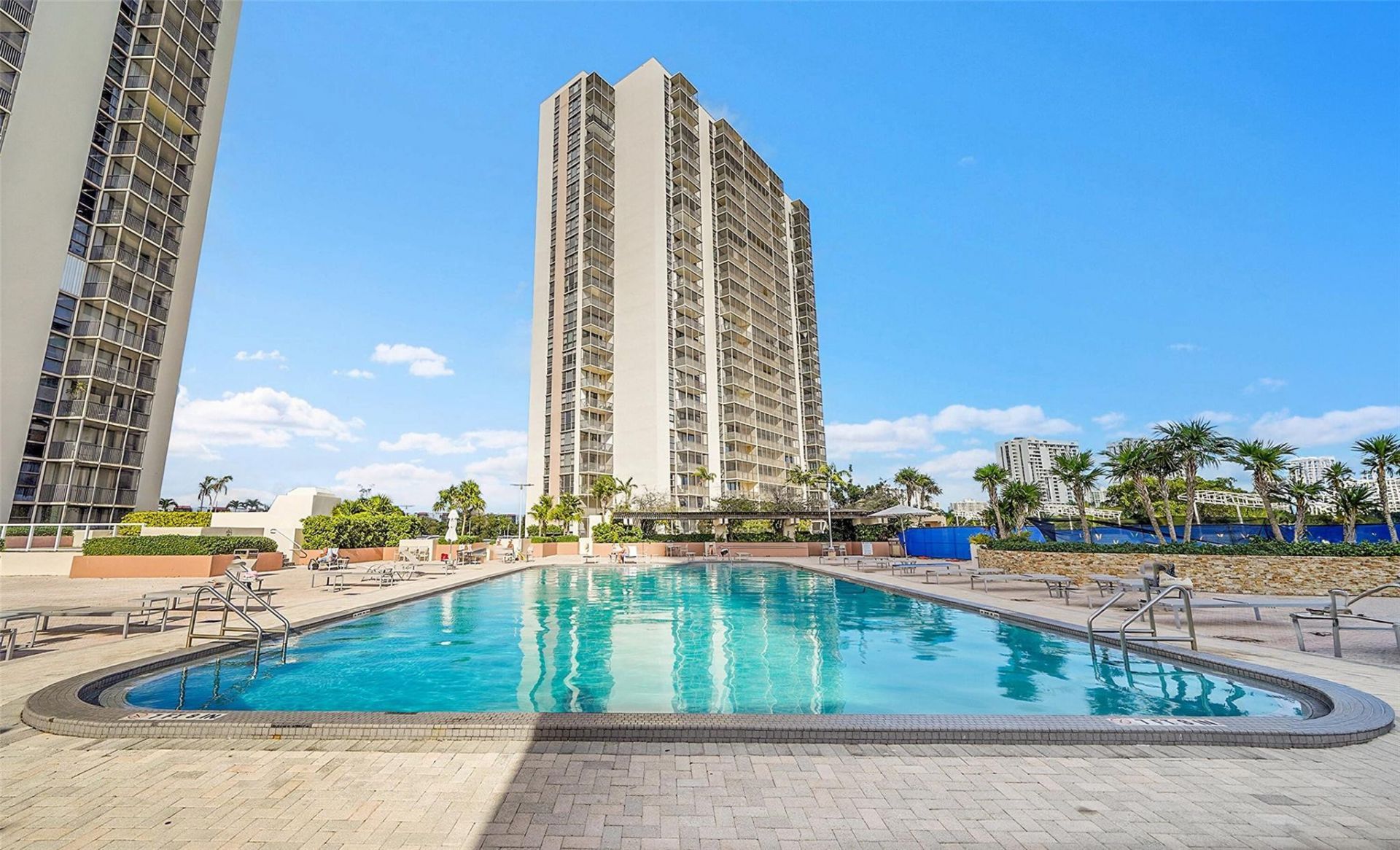 20335 W Country Club Drive, Unit 2210, Aventura, FL 33180 Photo