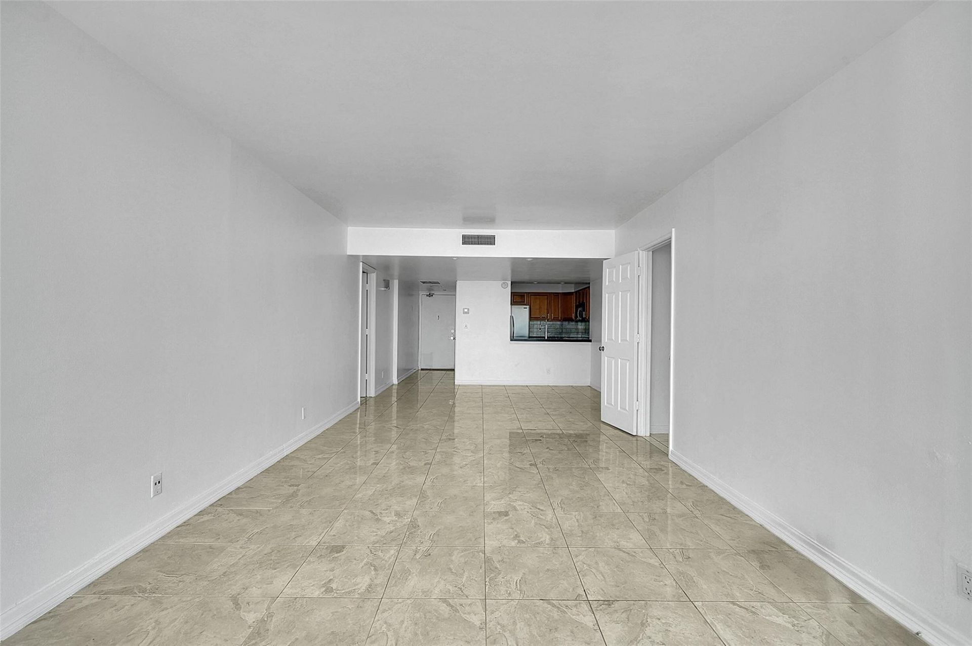 20335 W Country Club Drive, Unit 2210, Aventura, FL 33180 Photo