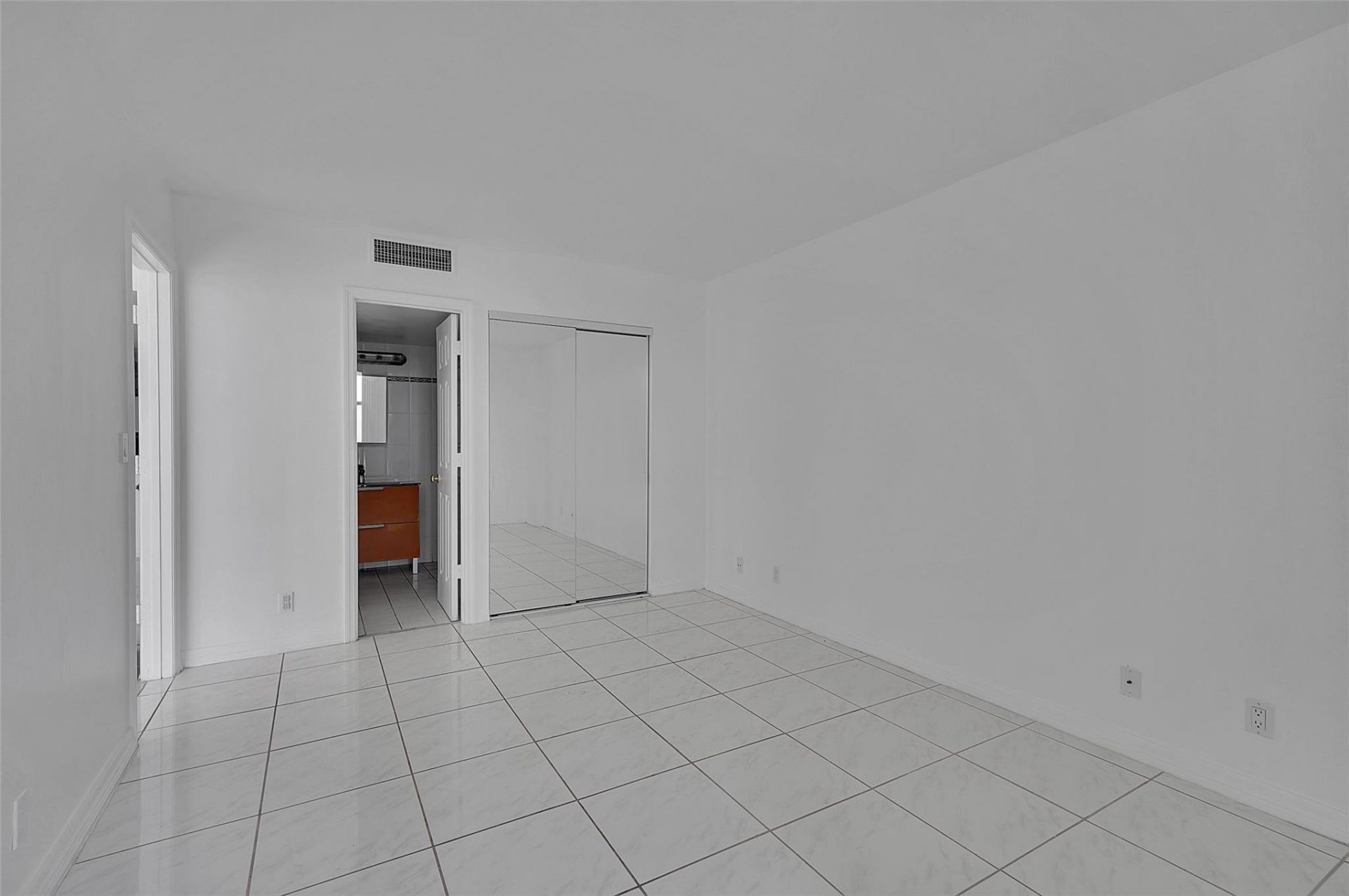 20335 W Country Club Drive, Unit 2210, Aventura, FL 33180 Photo