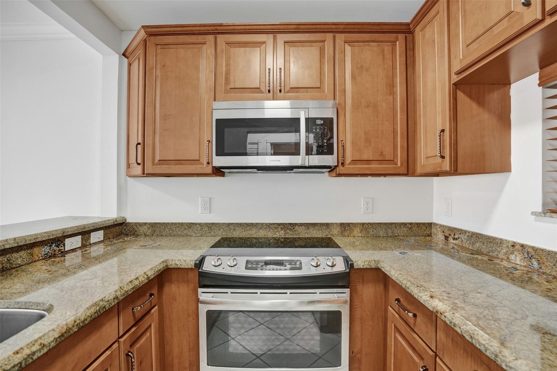 2201 SE 9th Street, Unit 106, Pompano Beach, FL 33062 Photo