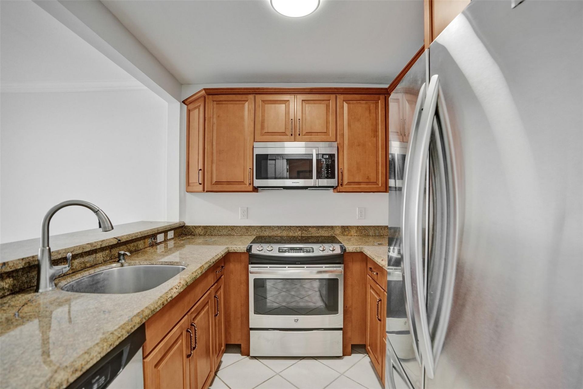 2201 SE 9th Street, Unit 106, Pompano Beach, FL 33062 Photo