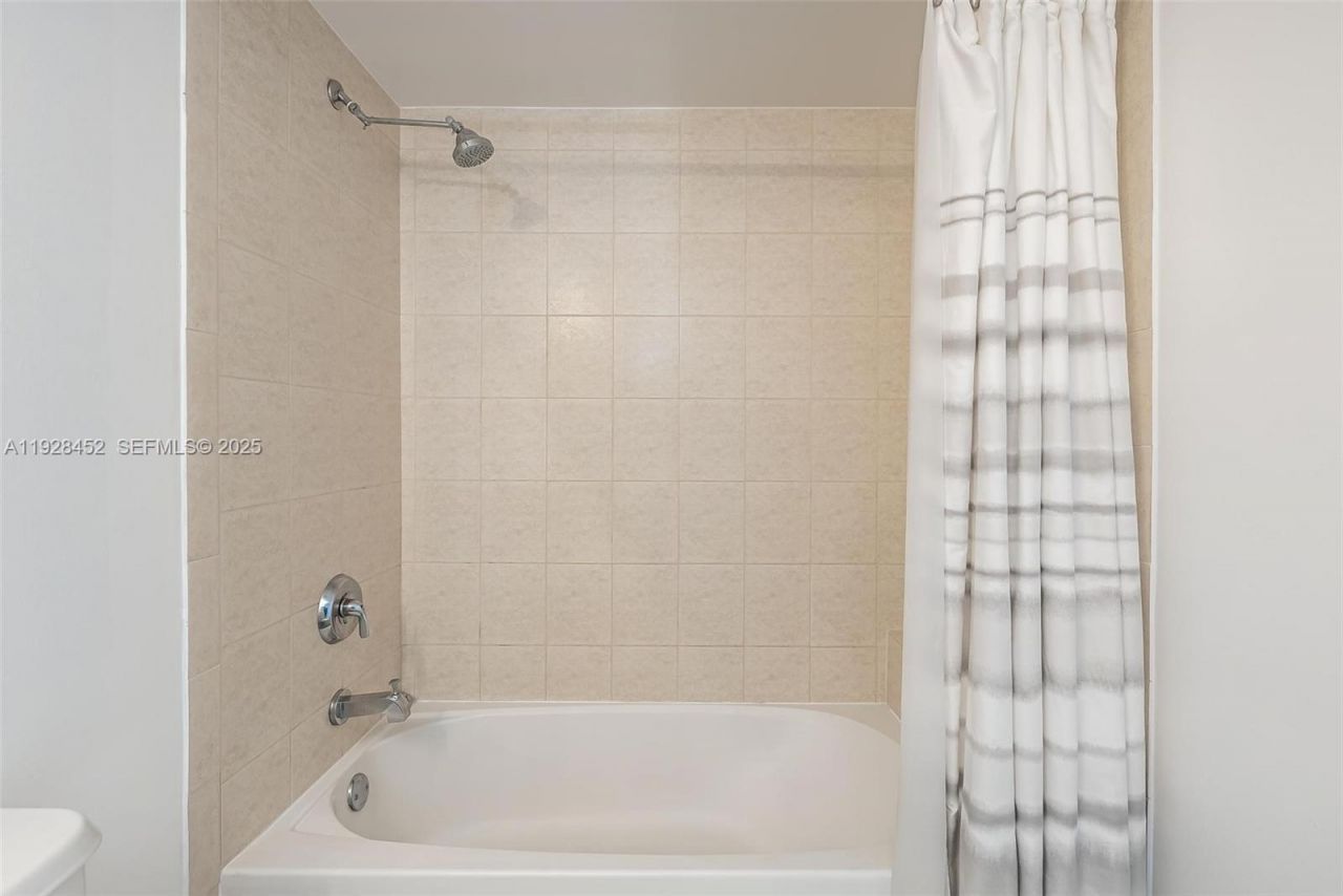 16699 Collins Ave, Unit 1507, Sunny Isles Beach, FL 33160 Photo