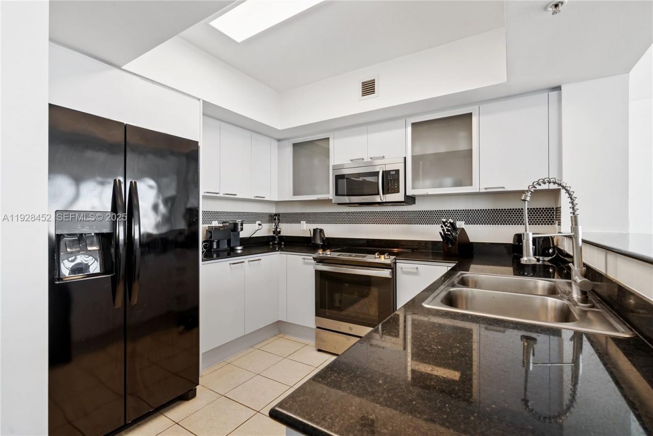 16699 Collins Ave, Unit 1507, Sunny Isles Beach, FL 33160 Photo