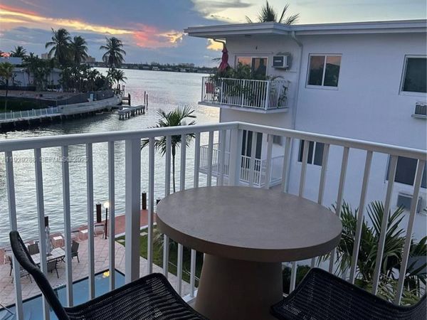 10250 W Bay Harbor Dr, Unit 4B, Bay Harbor Islands, FL 33154