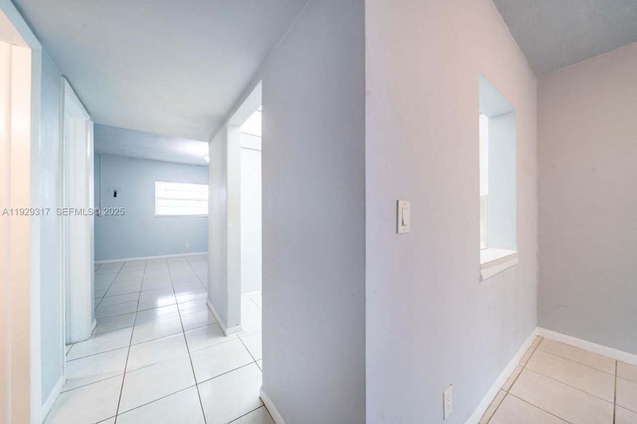 1400 NE 57th St, Unit 205, Fort Lauderdale, FL 33334 Photo