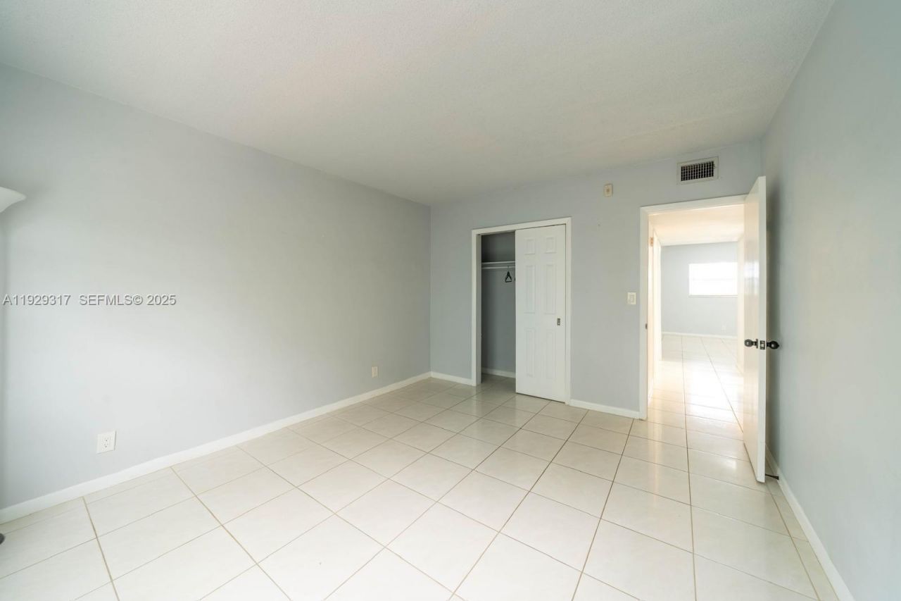 1400 NE 57th St, Unit 205, Fort Lauderdale, FL 33334 Photo
