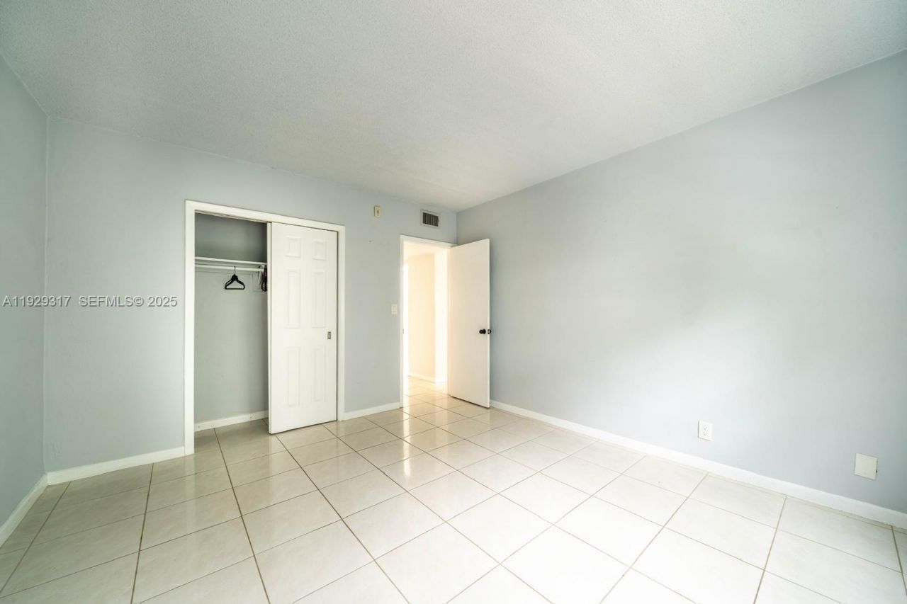 1400 NE 57th St, Unit 205, Fort Lauderdale, FL 33334 Photo