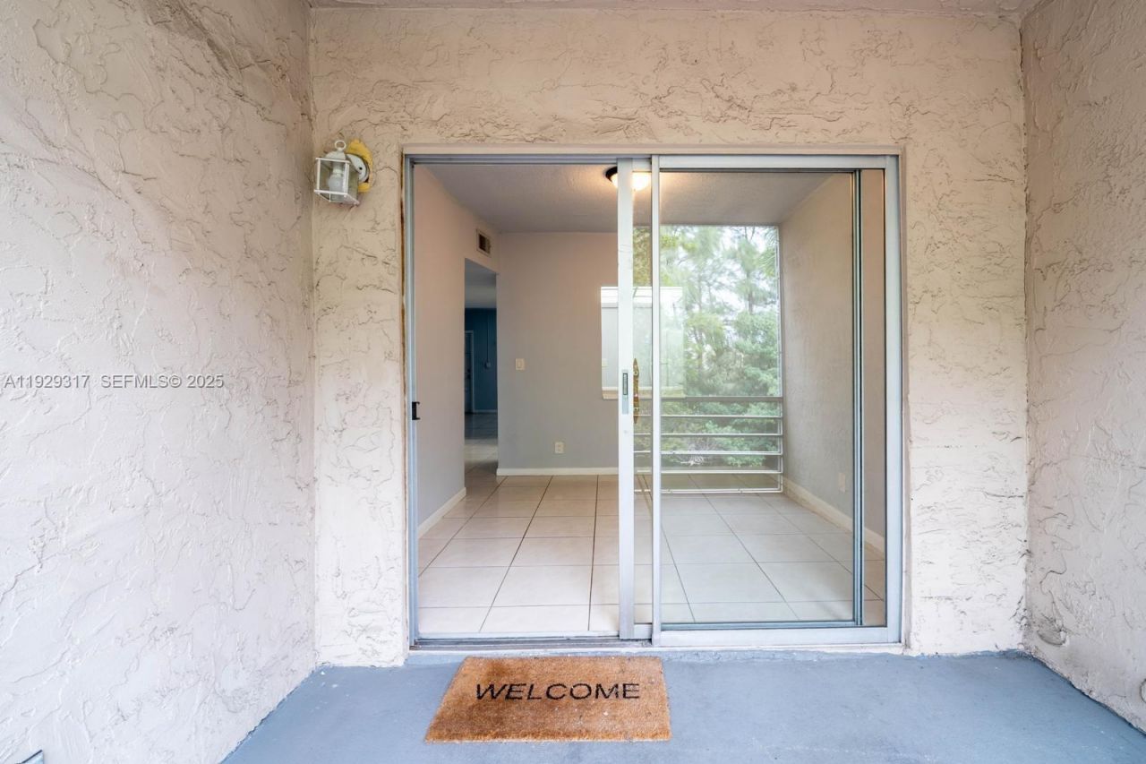 1400 NE 57th St, Unit 205, Fort Lauderdale, FL 33334 Photo